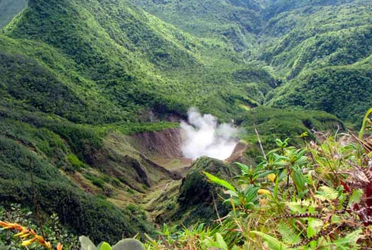 Découvrez le Joyau Naturel de la Dominique : le Parc National de Morne Trois Pitons